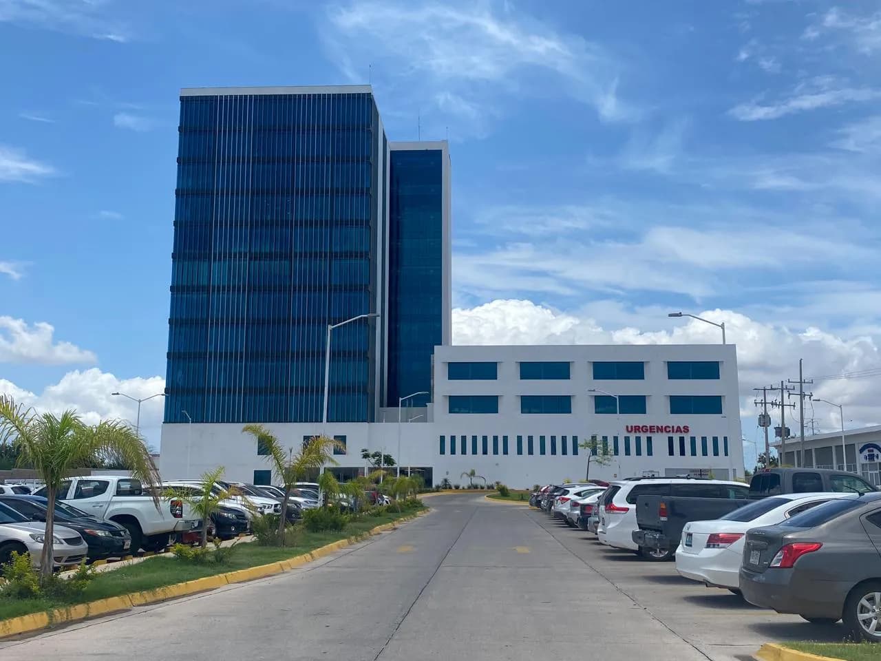 CONSULTORIOS HOSPITAL MAC, en RENTA